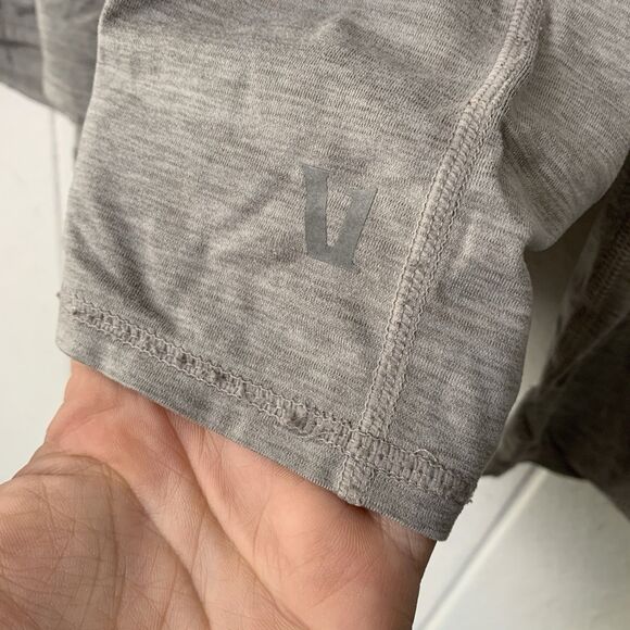 Vuori Men's Large Athletic Ease Shirt Gray Performance 1/4 Zip Long Sleeve - Picture 4 of 8